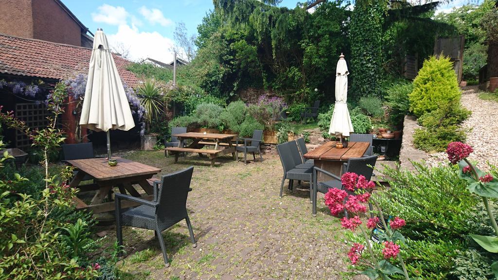 The Lamb Inn Crediton Exterior foto